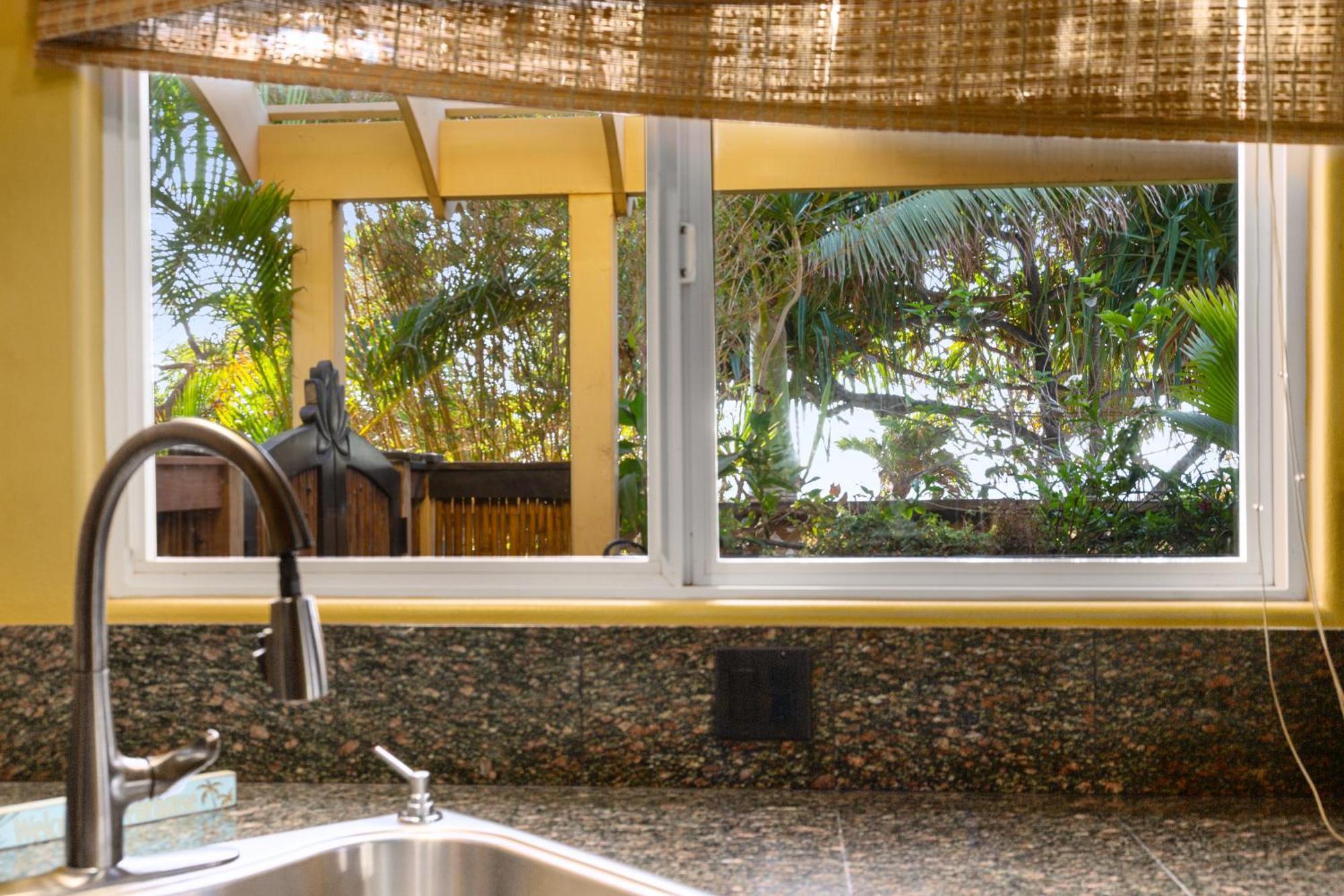 Plumeria Suite, 2-Bedrooms, Sleeps 6, Pool & Bbq, Pre-Renovation Summer Sale קיהיי מראה חיצוני תמונה